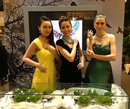 Loang & Noi Jewelry event